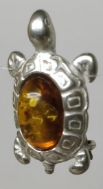 Brooch natural amber turtle