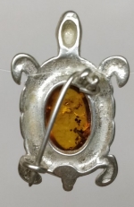 Brooch natural amber turtle