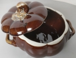 Ceramic pot in the shape of a pumpkin