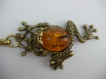 Keyring with amber frog