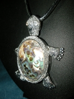Necklace turtle