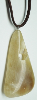 Necklace horn and hoof