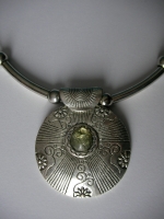 Колие светлина