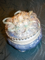 Jewelry box, round porcelain little box