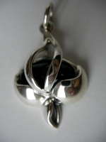 Pendant - an oval transverse leaf