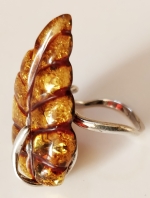 Ring natural amber