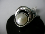 Silver pearl ring