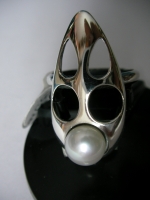 Silver pearl ring