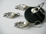 Silver pearl ring