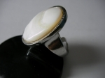Ring white mother of pearl