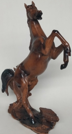 Statuette figure horse polirizin