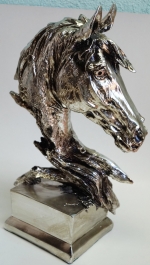 Statuette horse head