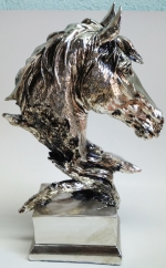 Statuette horse head