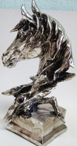 Statuette horse head