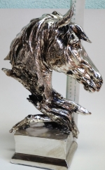 Statuette horse head