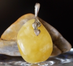 Pendant natural amber