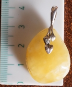 Pendant natural amber