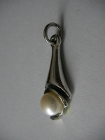 Pendant silver pearl