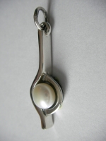 Silver pearl pendant