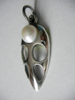 Pendant silver pearl